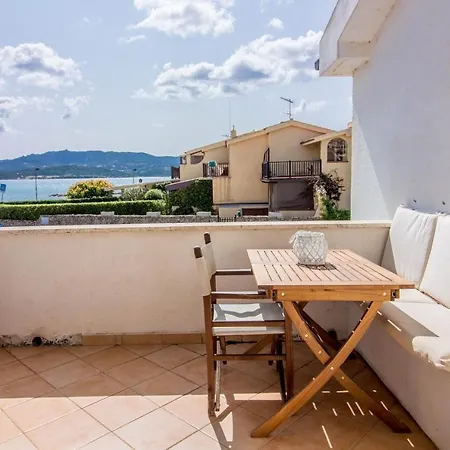 Guesthost - Amazing Sea View With Terrace Apartamento Cannigione